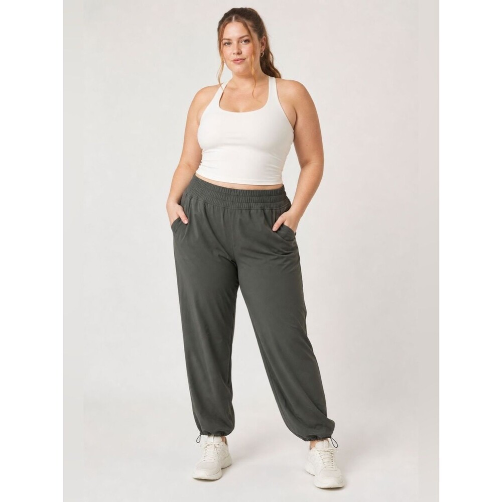 NWT Apana Green Cargo Jogger Pants L